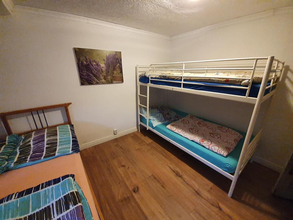 Dachgeschosswohnung In Neumuenster 2 Zimmer Екстериор снимка